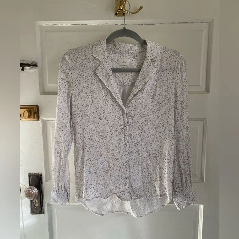Wilfred Aritzia Cream Floral Button Up Blouse Size XS Romantic Cottagecore Top